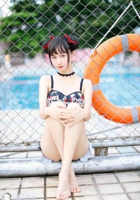 大乳女喂男人吃奶