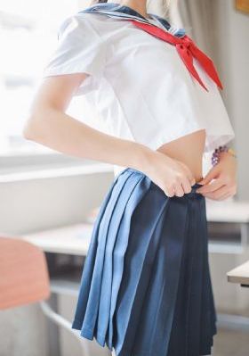 女人两腿打开让男人添野外视频